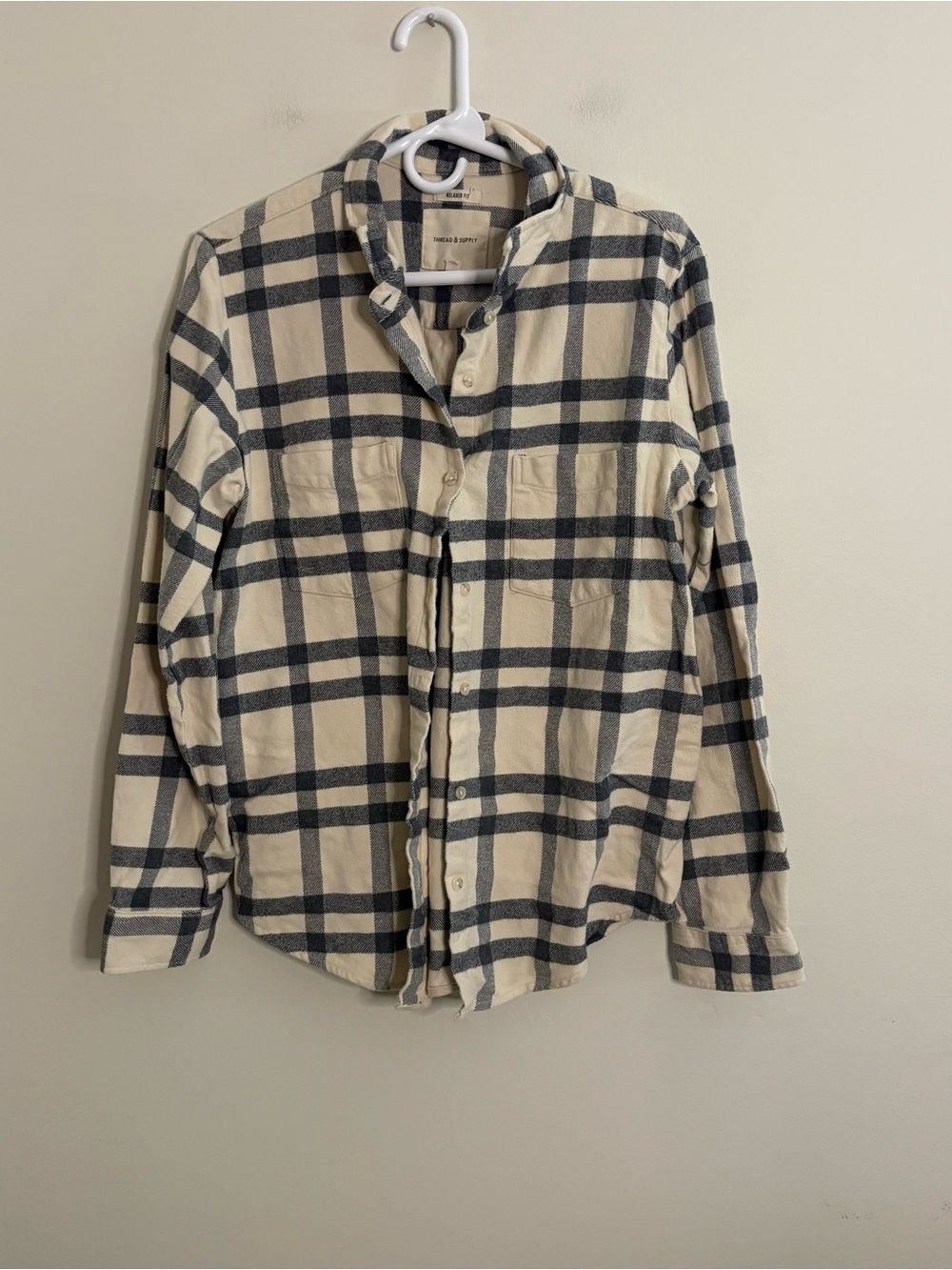 Thread & Supply Women’s Large Heavy Flannel button up pockets Cream & Navy fall